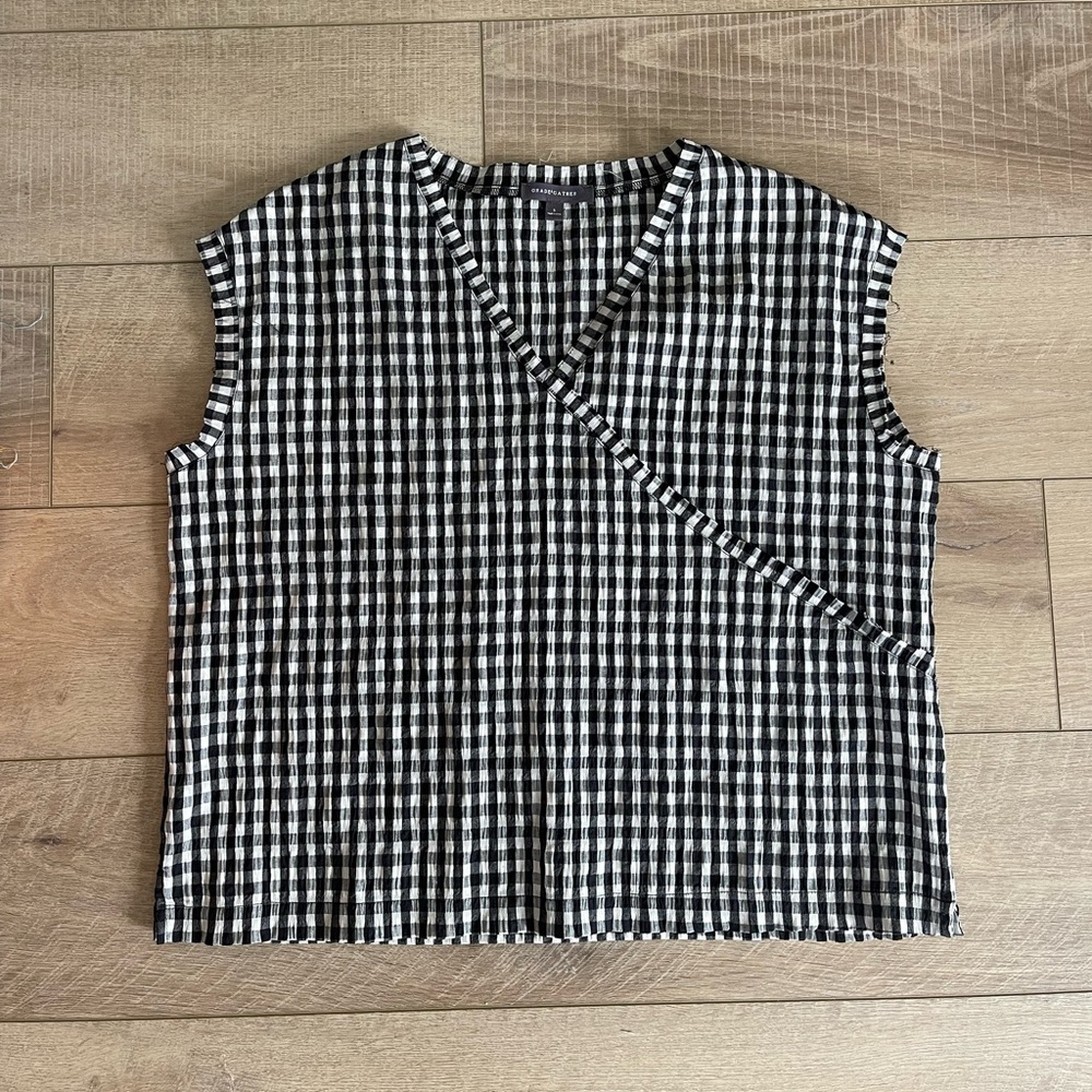 Black & White Top